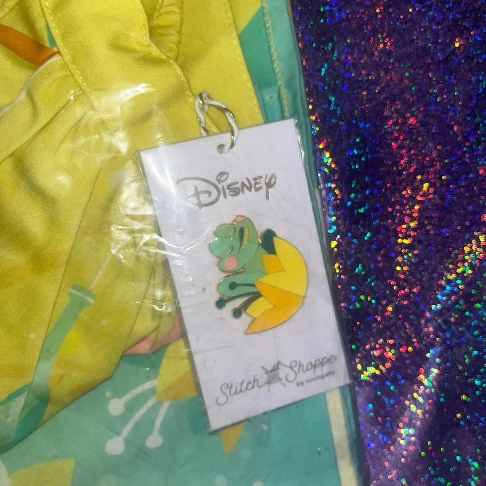 Tiana Loungefly Stitch Shoppe skirt - Picture 5 of 7